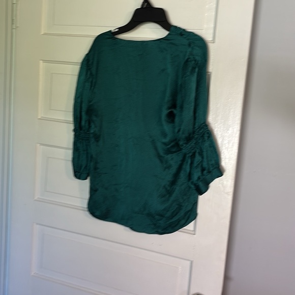 Rebecca Taylor Elegant Green Women's Silk Top - Picture 4 of 5